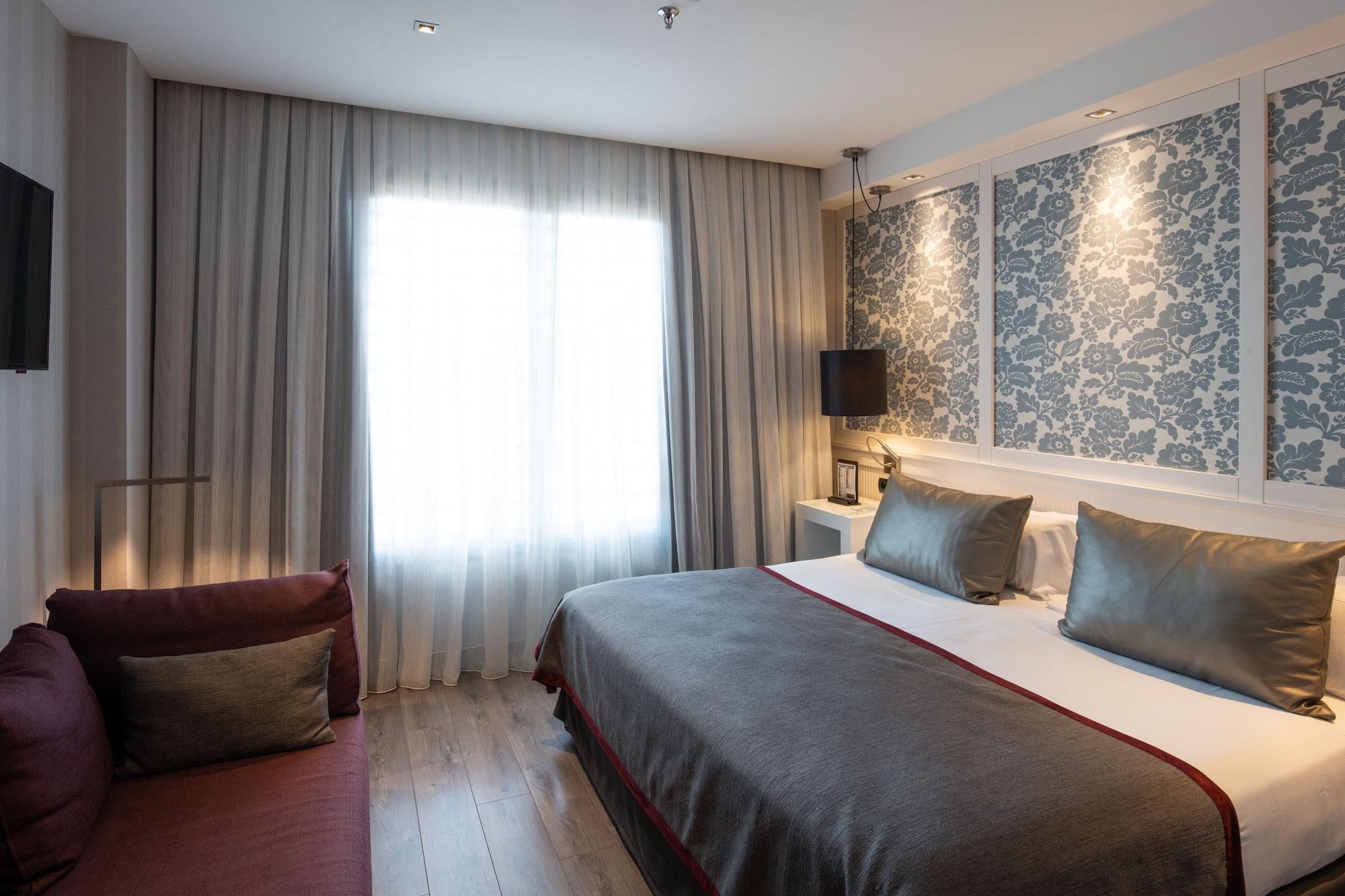 Catalonia Barcelona Plaza Hotel Exterior photo
