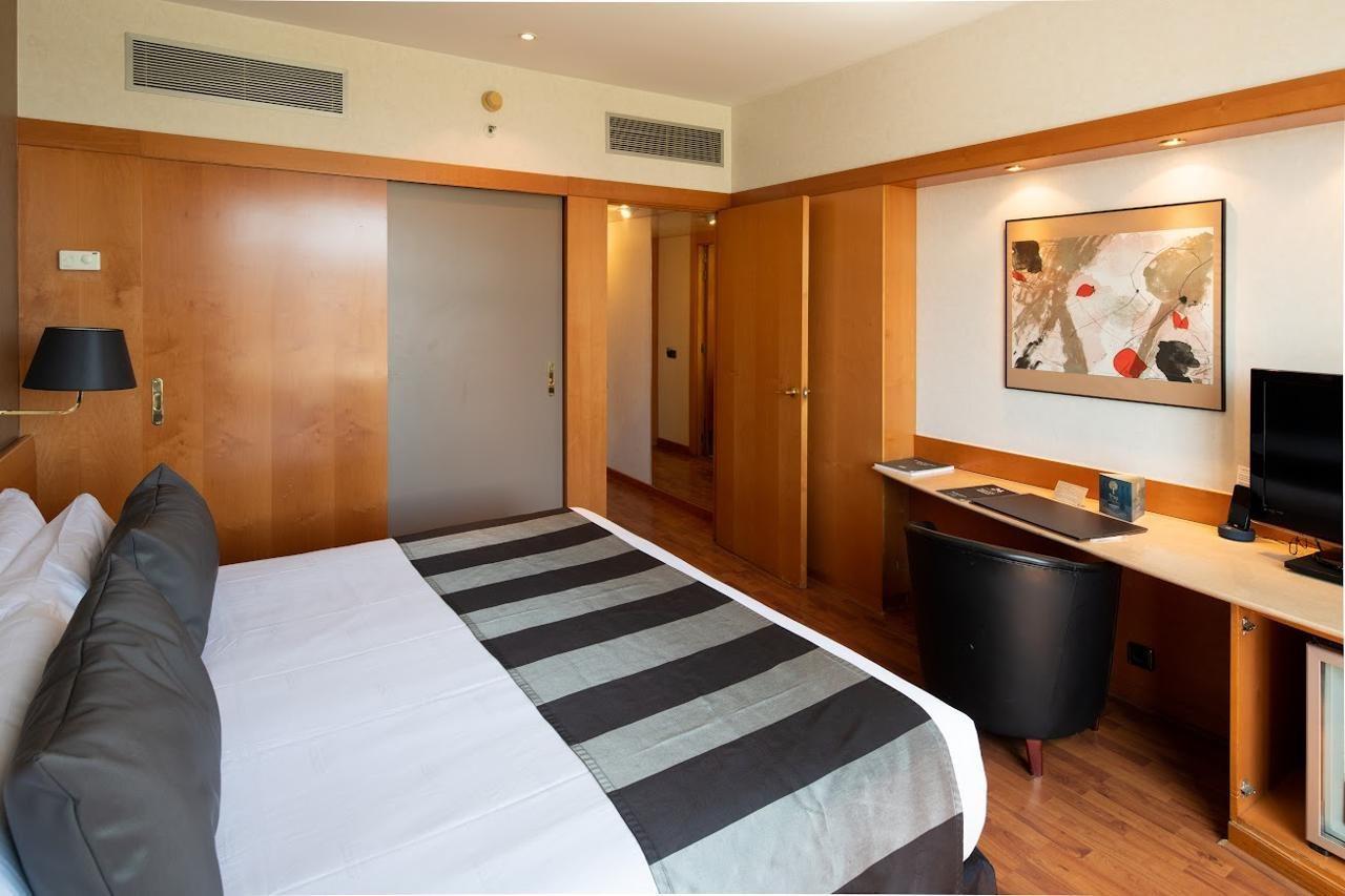Catalonia Barcelona Plaza Hotel Exterior photo
