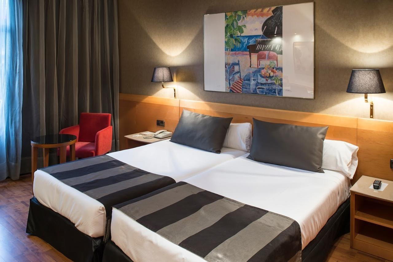 Catalonia Barcelona Plaza Hotel Exterior photo